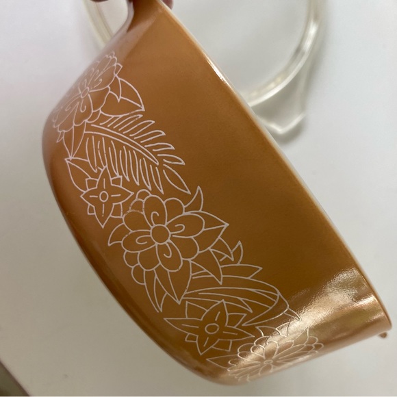 Pyrex Woodland Casserole Dish - Picture 3 of 6